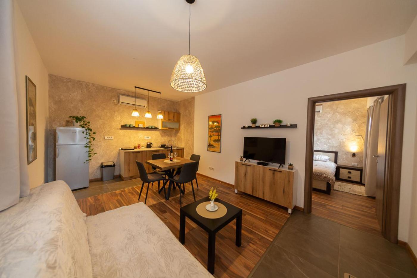 Castelomi Apartment Podgorica Exterior photo