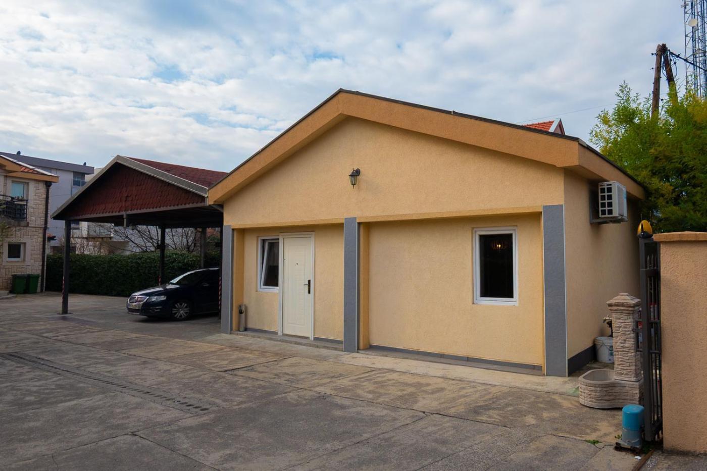 Castelomi Apartment Podgorica Exterior photo