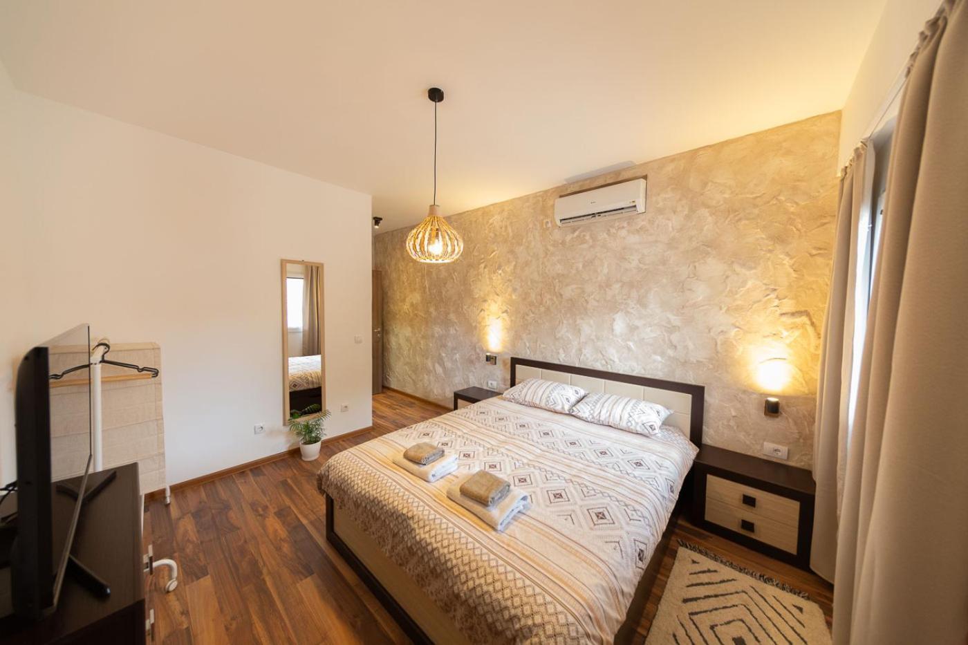 Castelomi Apartment Podgorica Exterior photo